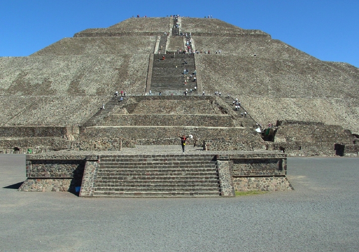 Pyramid Of The Moon And Pyramid Of The Sun - Flashcard
